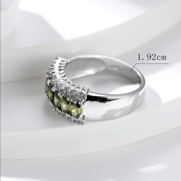 Sterling Silver Cubic Zirconia Ring - Picture 5 of 8